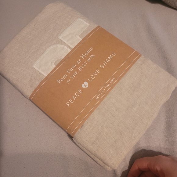 Jilly Box x Pom Pom at Home - Peace and Love Pillow Sham Set, Spring 2023 - Picture 3 of 5